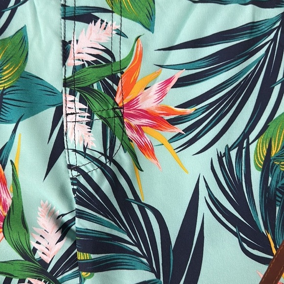 CLUB Room men's green/ blue Hawaiian  lined cargo style swim trunks. size M NWOT - Picture 7 of 7